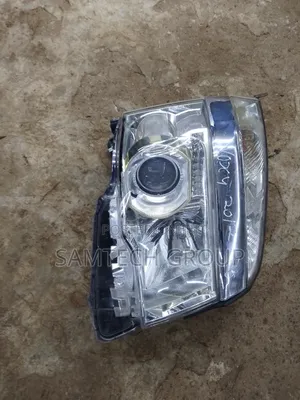 Clean Voxy 2012 Head Lights