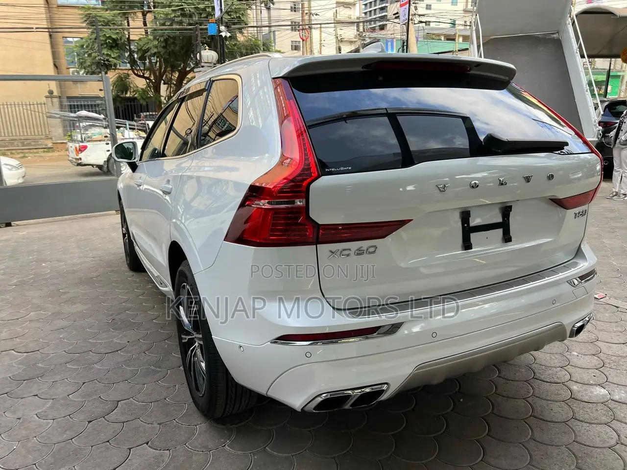 Volvo XC60 2019 White
