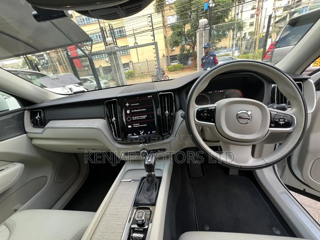 Volvo XC60 2019 White