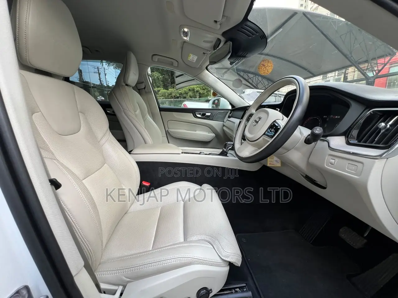 Volvo XC60 2019 White