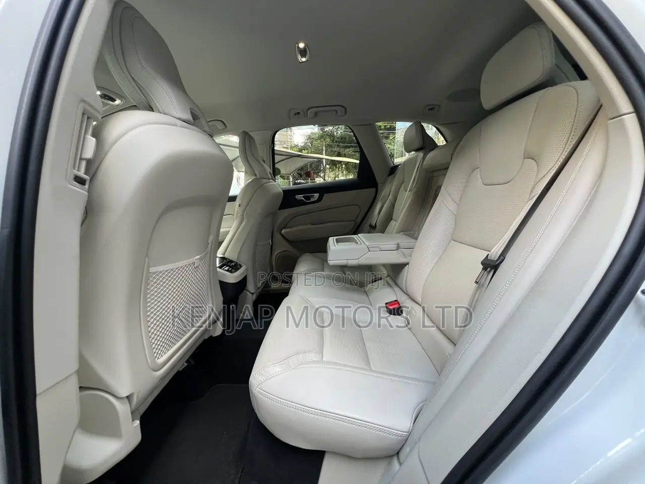 Volvo XC60 2019 White