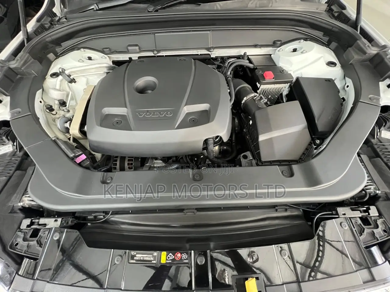 Volvo XC60 2019 White