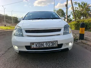 Toyota IST 2004 White