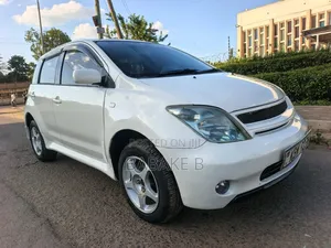Toyota IST 2004 White
