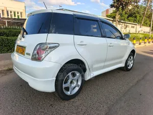 Toyota IST 2004 White