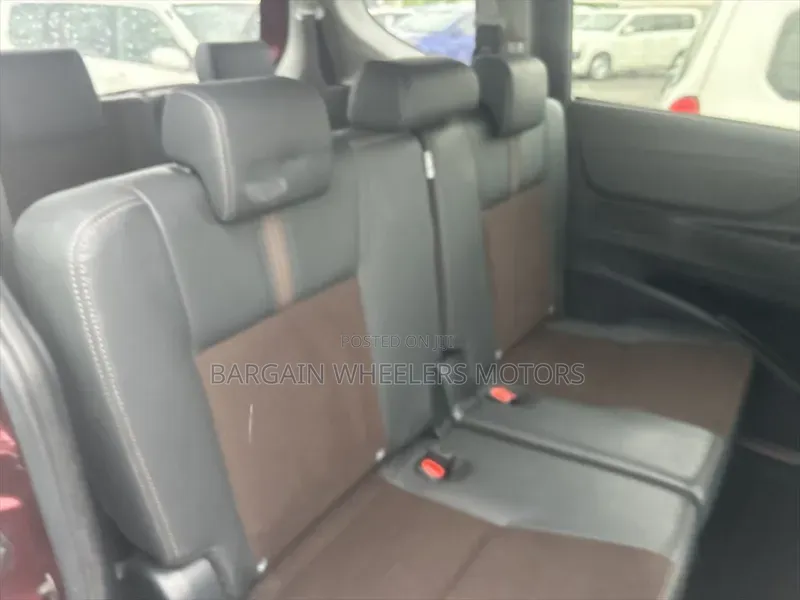 Toyota Sienta 2019 Red