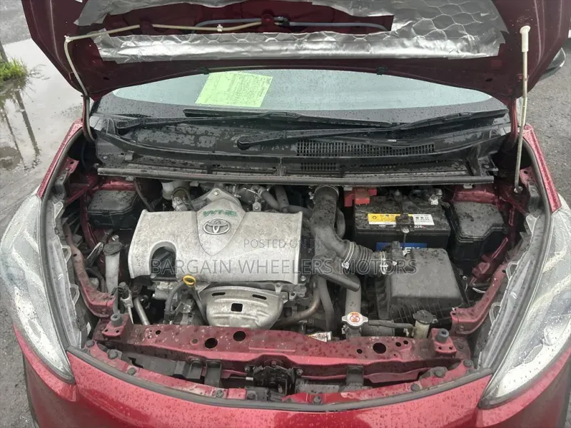 Toyota Sienta 2019 Red