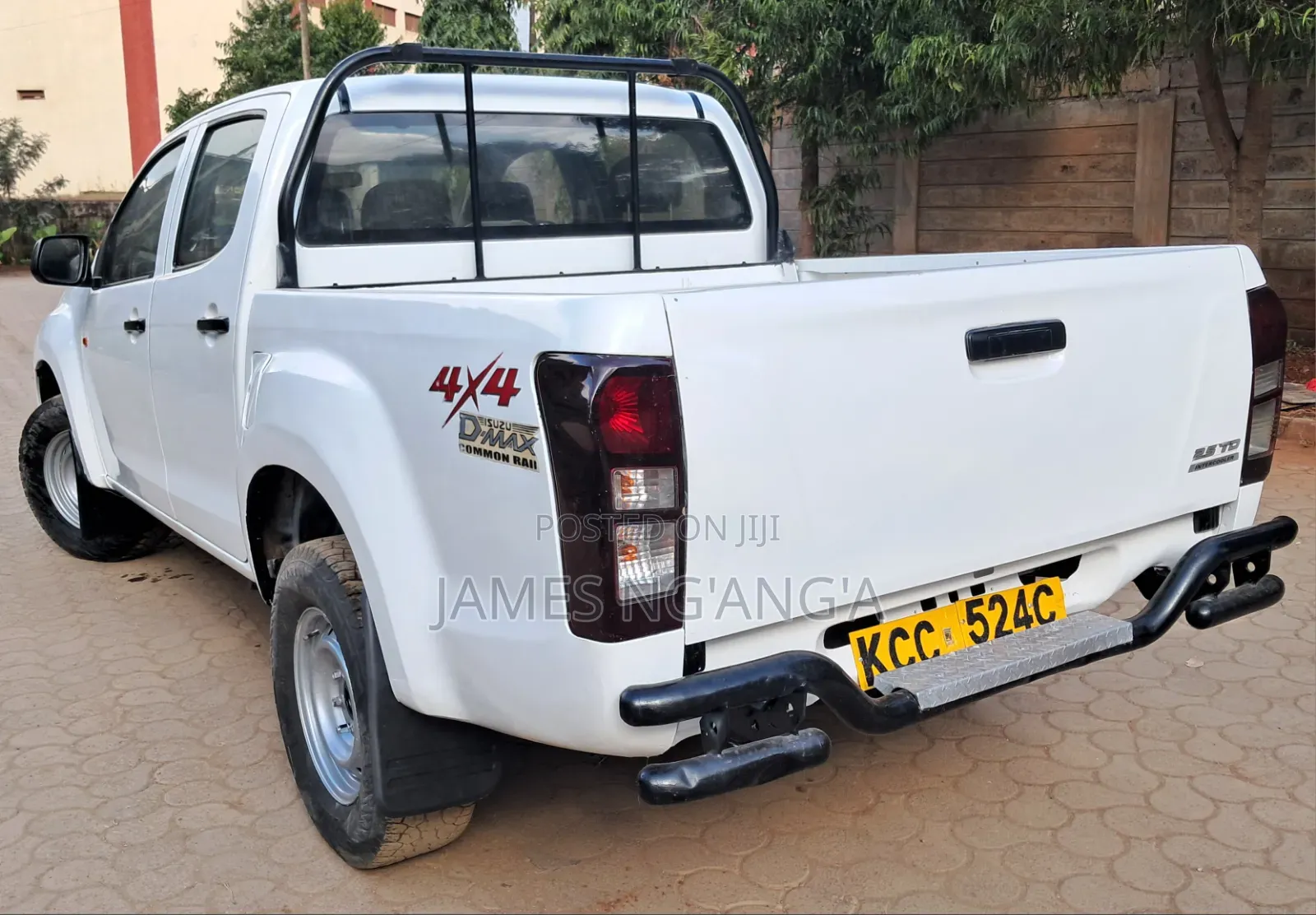 Isuzu D-MAX 2014 White