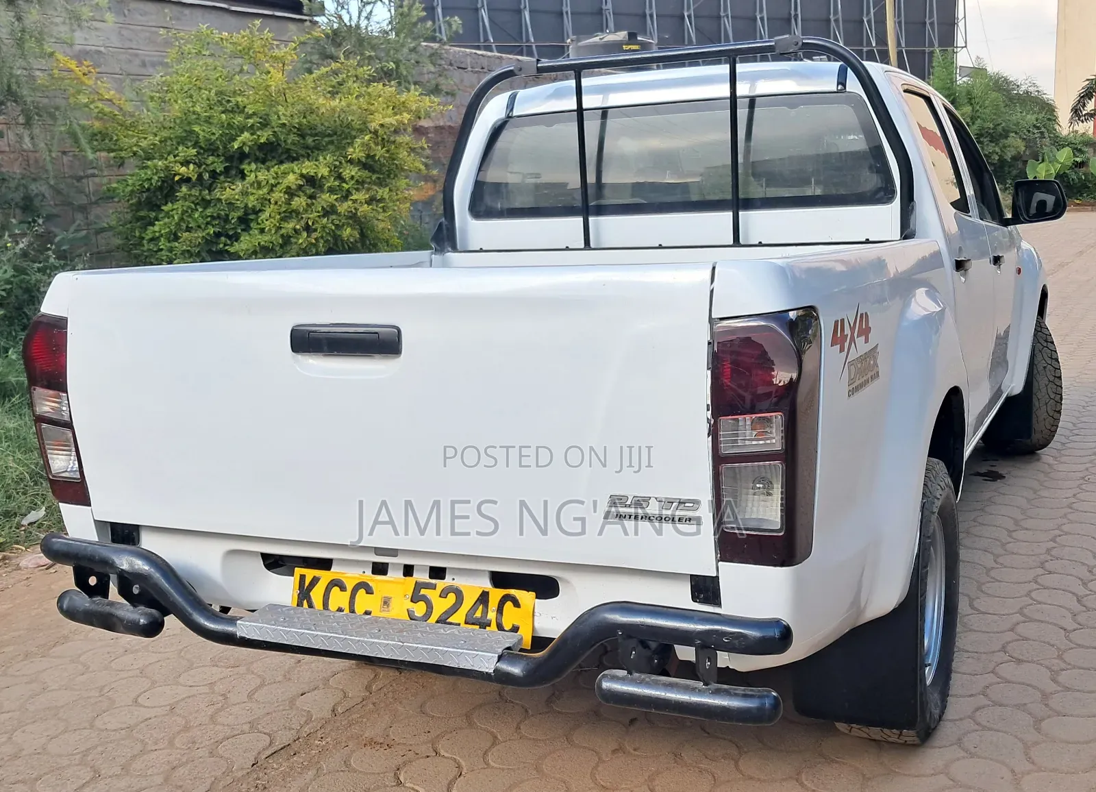 Isuzu D-MAX 2014 White