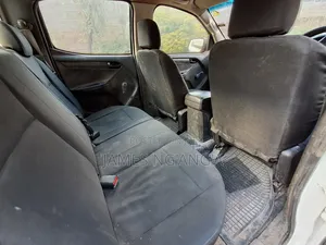 Isuzu D-MAX 2014 White
