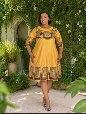 Senori Knee-Length Dresses