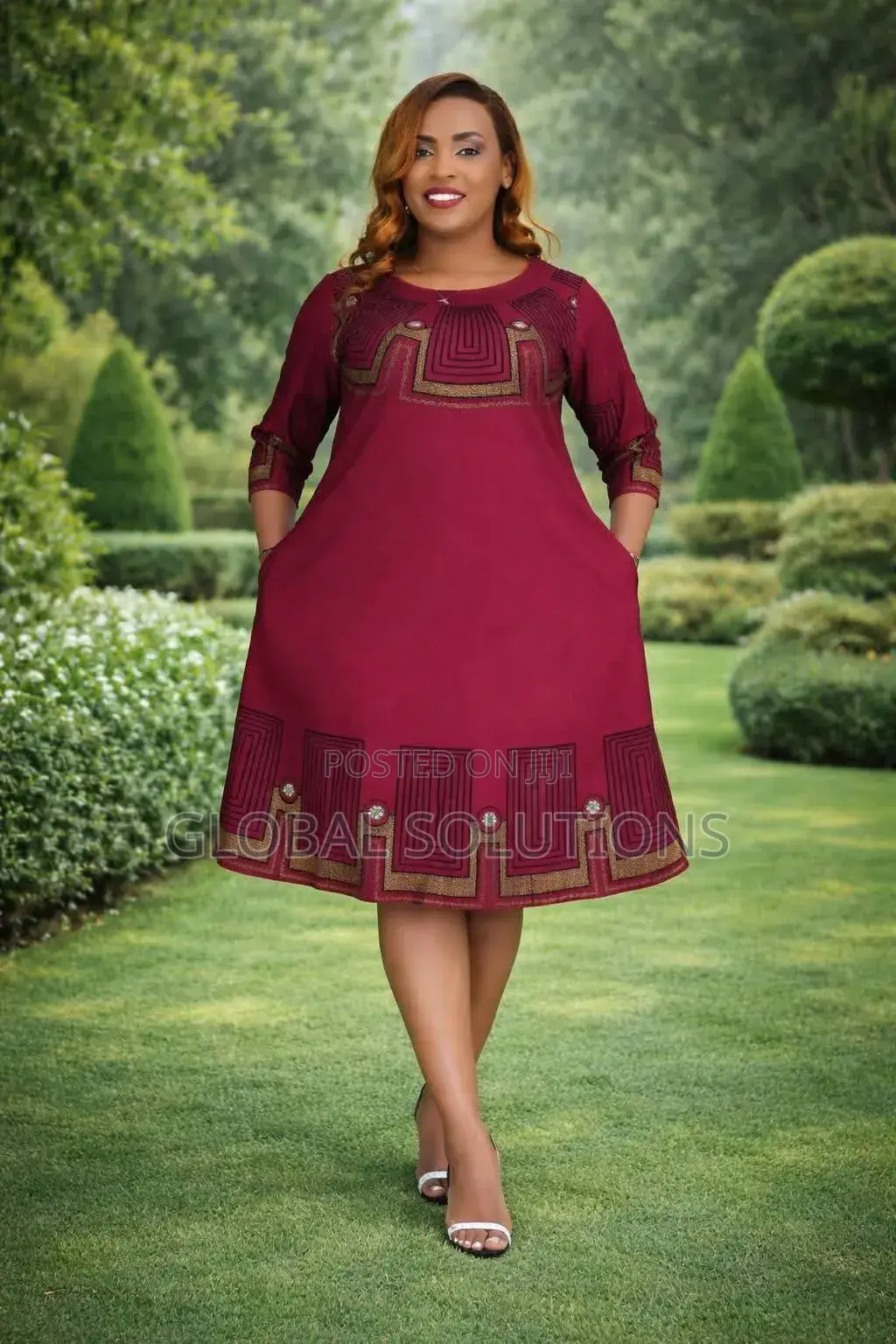 Senori Knee-Length Dresses