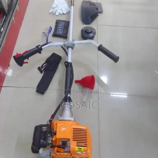 Dera 4 Stroke Brush Cutter