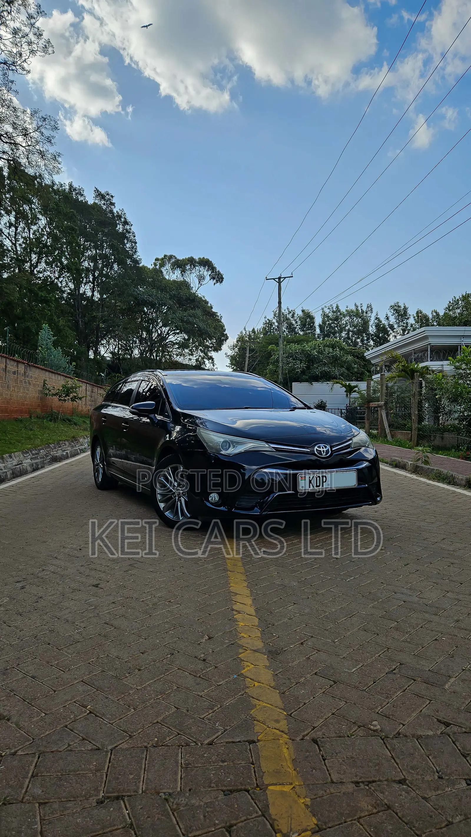 Toyota Avensis 2016 Black