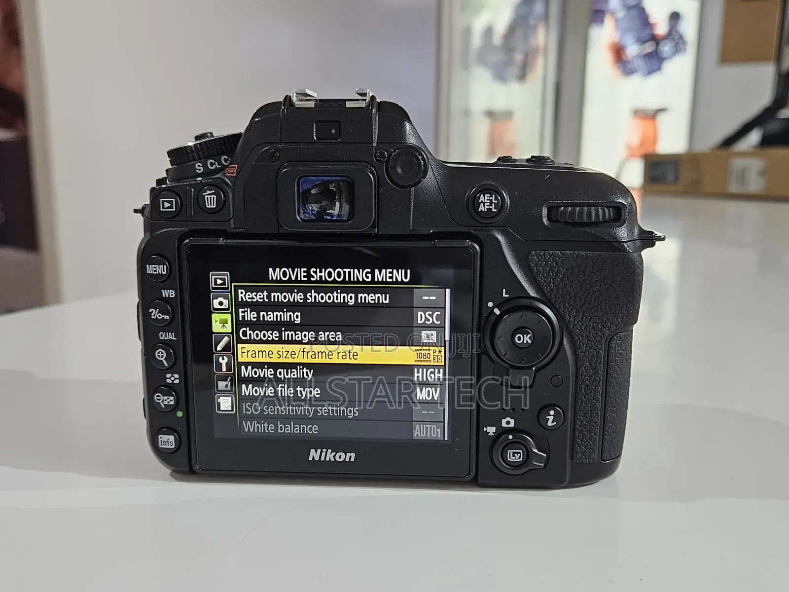 Nikon D7500 With Af-S Dx 18-140mm F/3.5-5.6g Ed Vr Lens