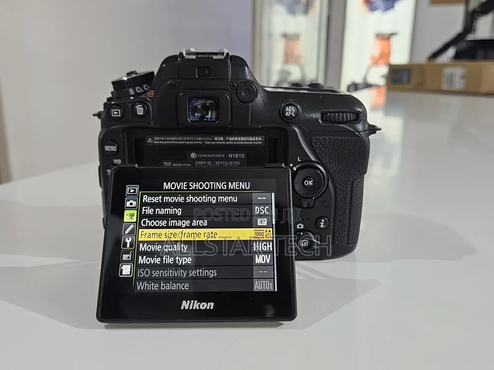 Nikon D7500 With Af-S Dx 18-140mm F/3.5-5.6g Ed Vr Lens