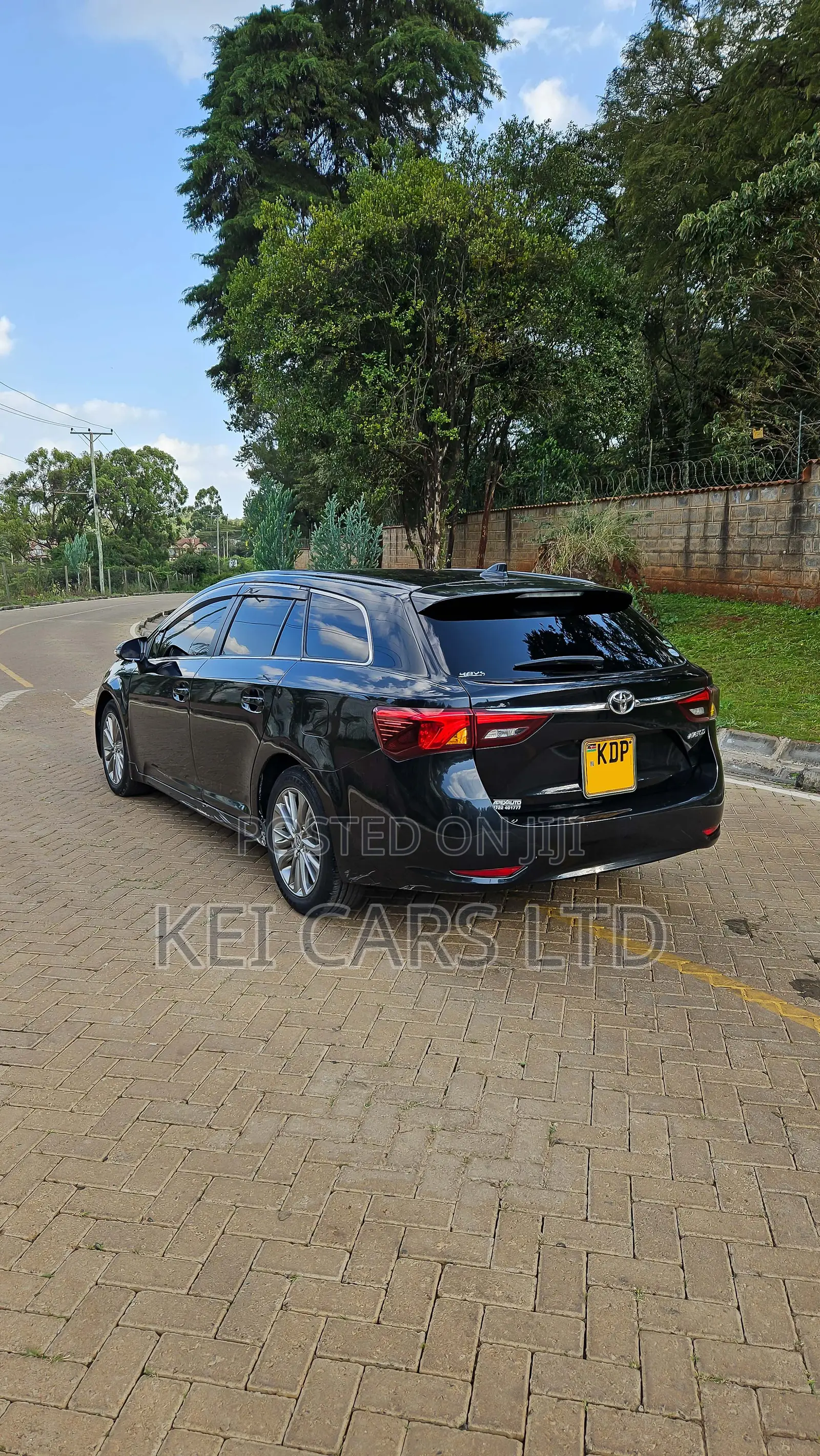 Toyota Avensis 2016 Black