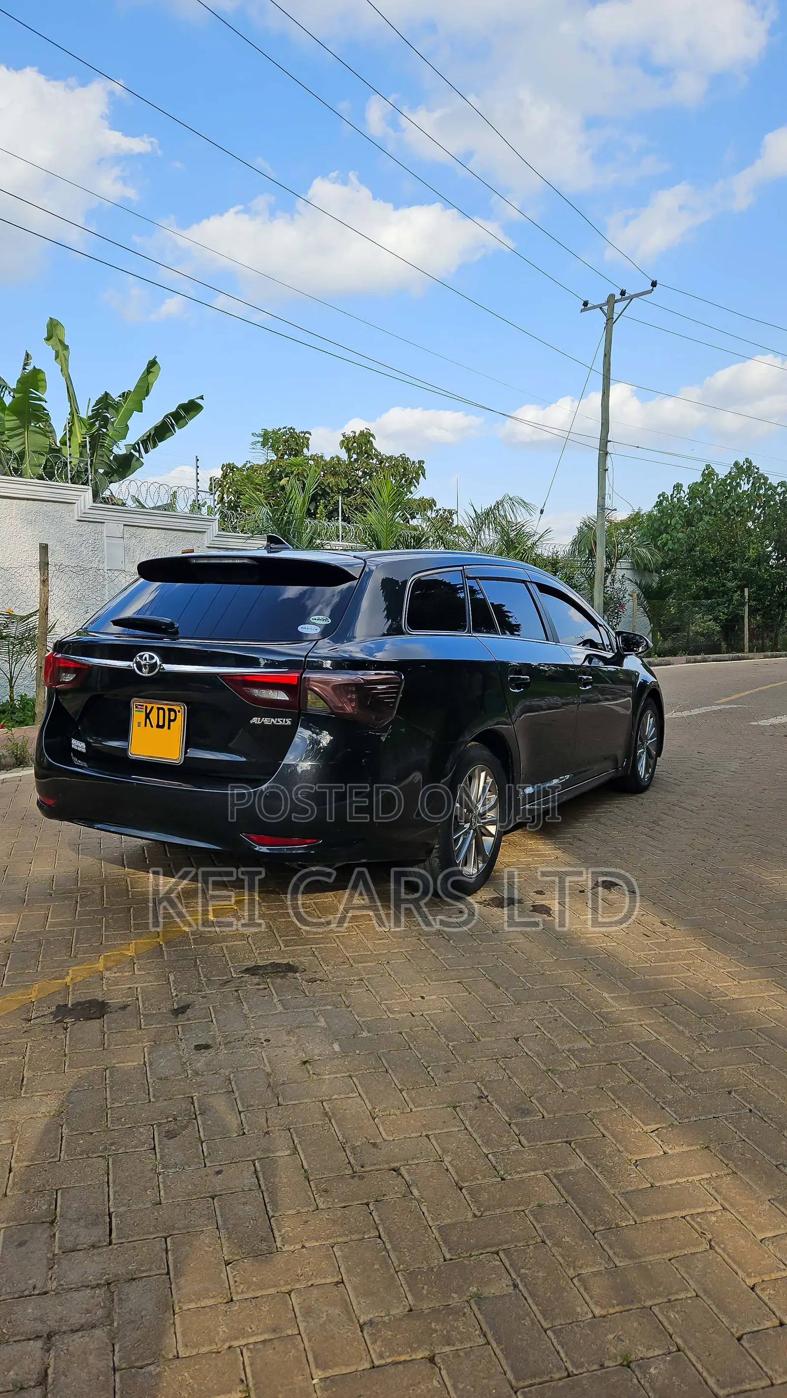 Toyota Avensis 2016 Black
