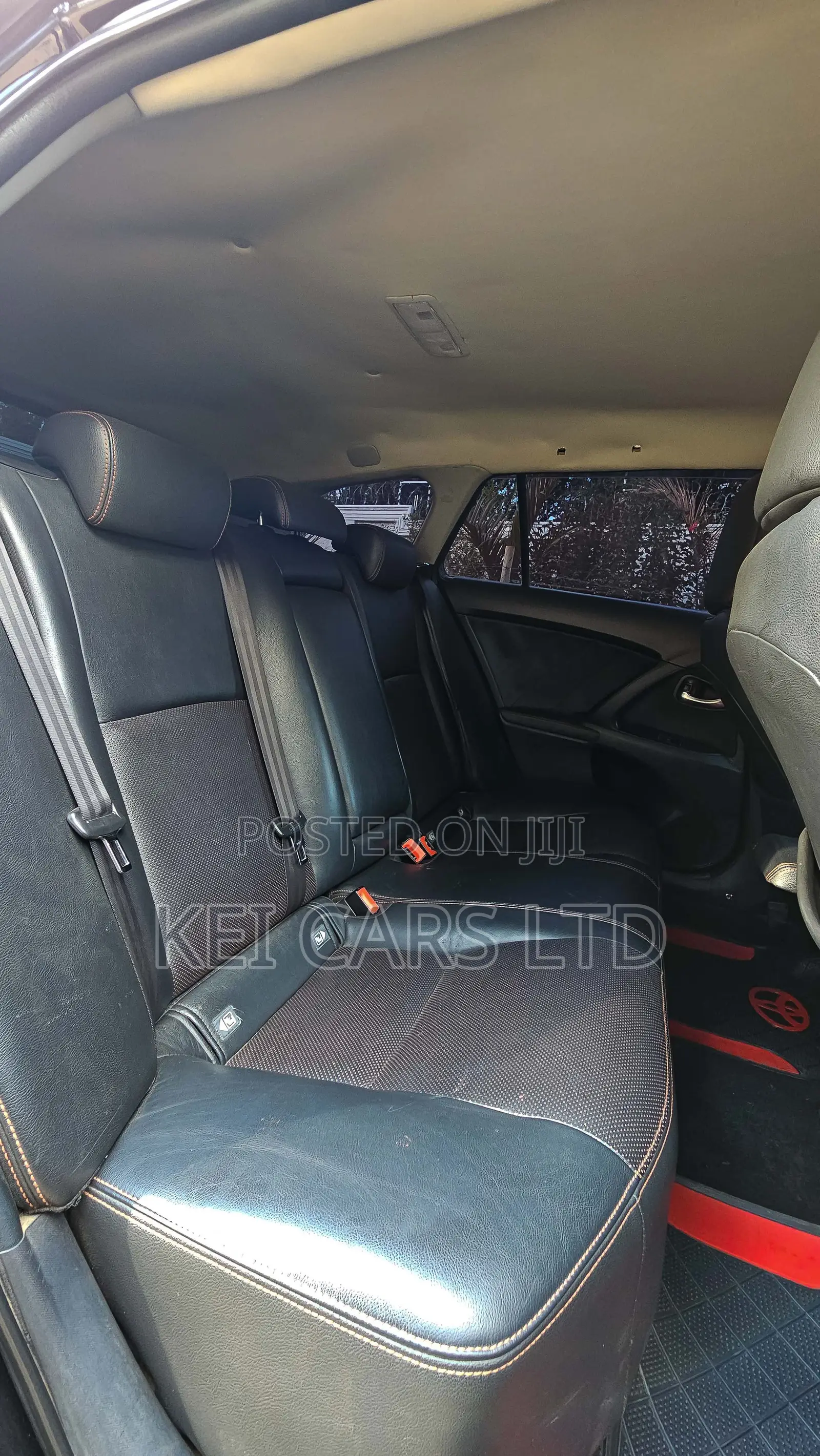 Toyota Avensis 2016 Black