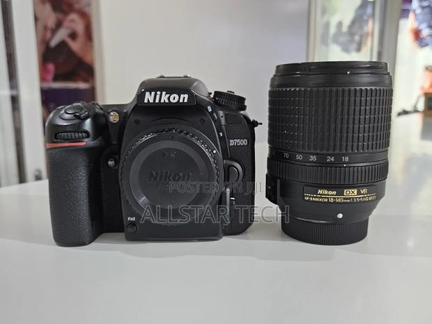Nikon D7500 With Af-S Dx 18-140mm F/3.5-5.6g Ed Vr Lens