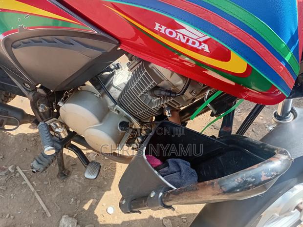 Honda 2022 Red - thumbnail 8