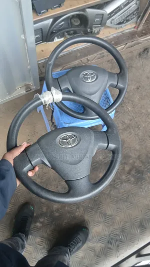 Auris Steering Wheel