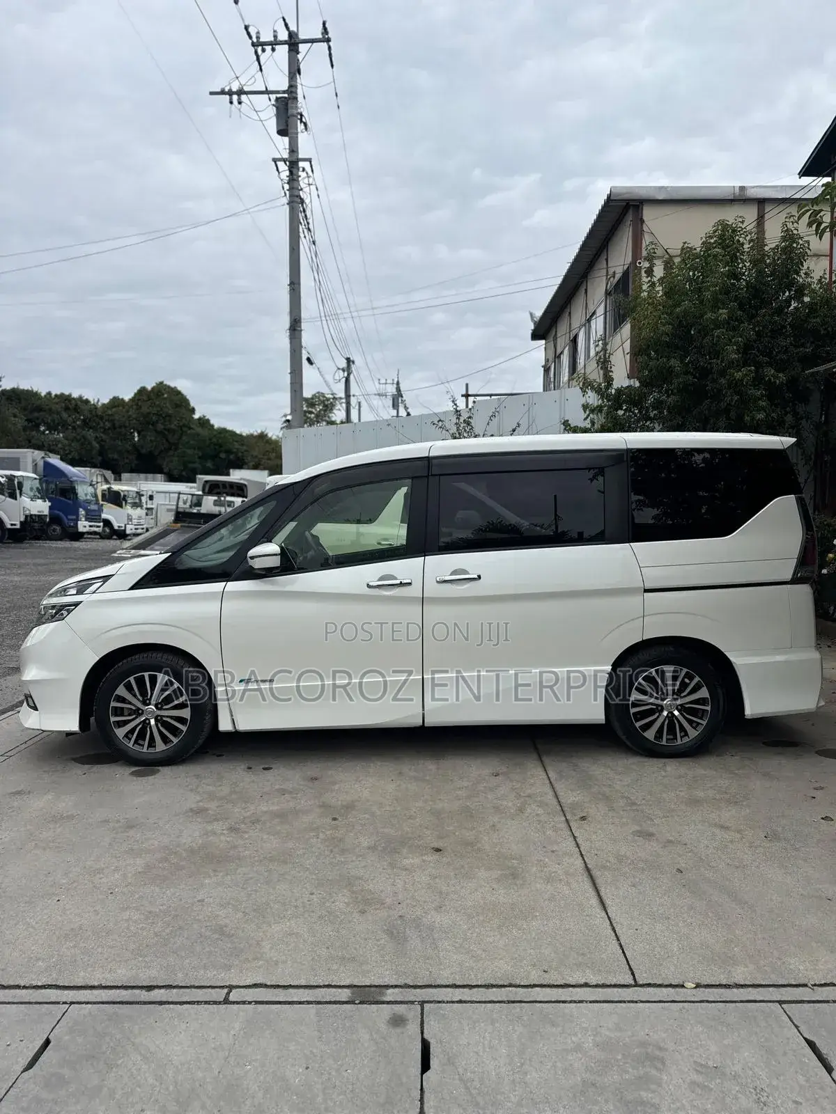 Nissan Serena 2018 White