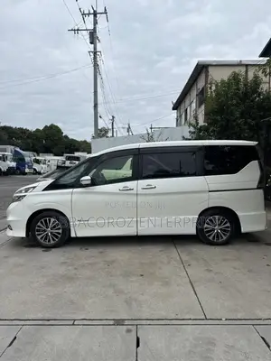 Nissan Serena 2018 White
