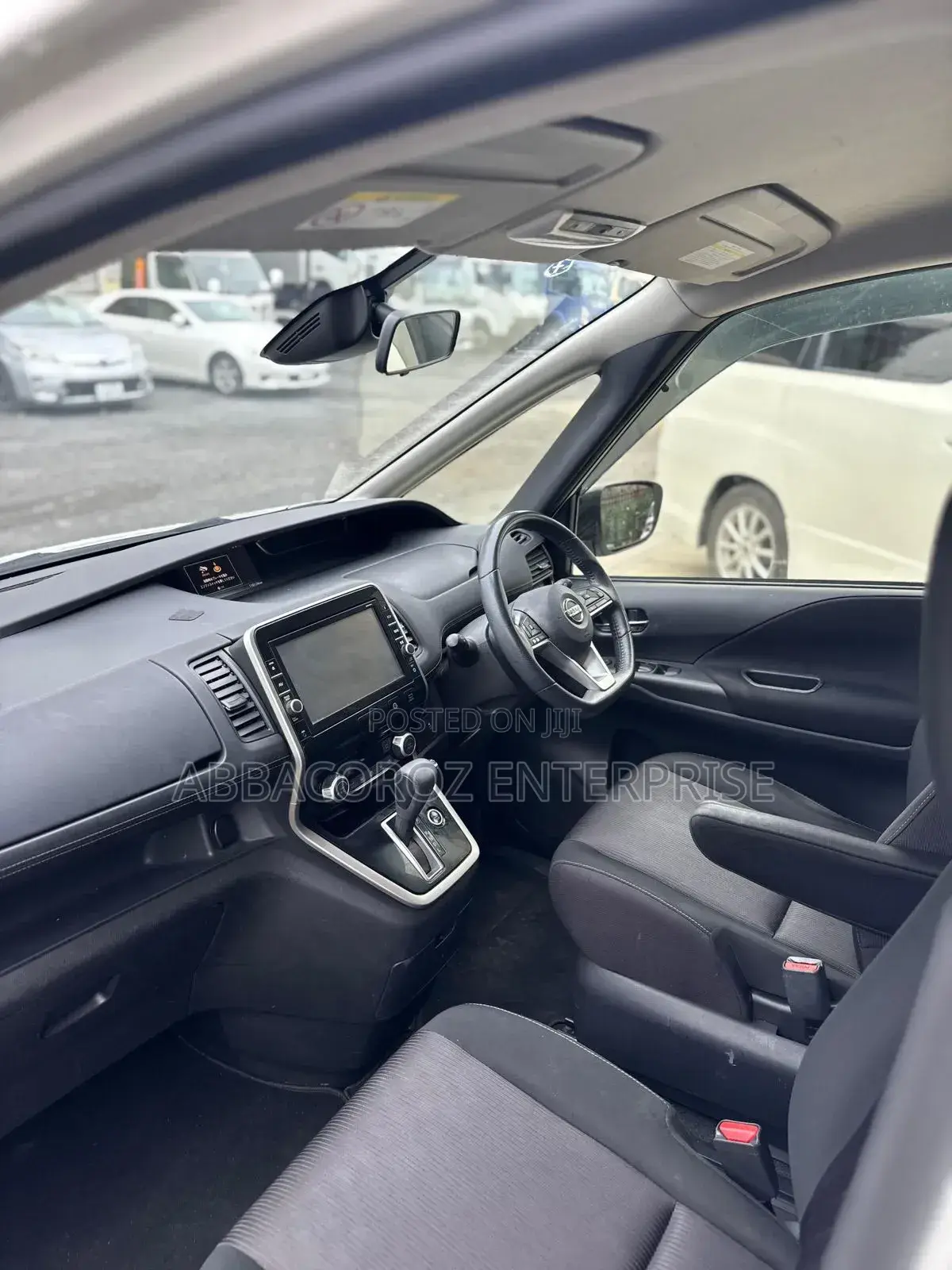 Nissan Serena 2018 White