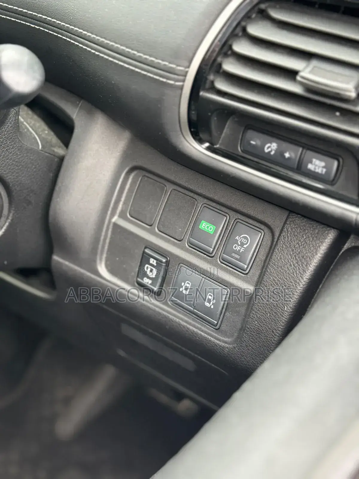 Nissan Serena 2018 White