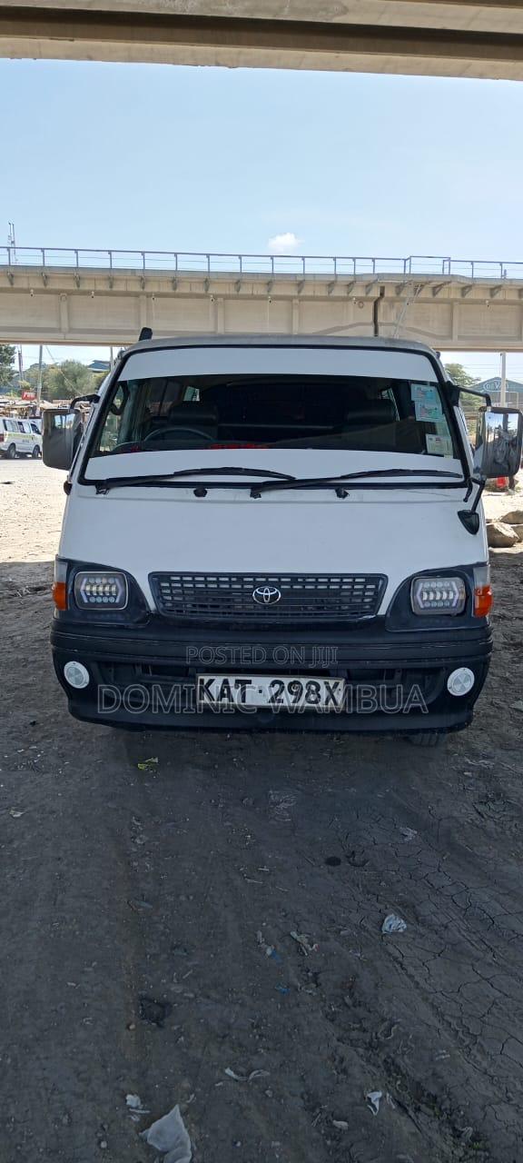 Toyota HiAce 2005 White - thumbnail 2