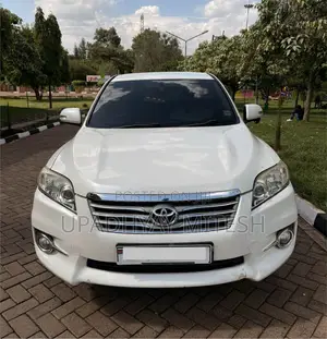 Toyota Vanguard 2010 White