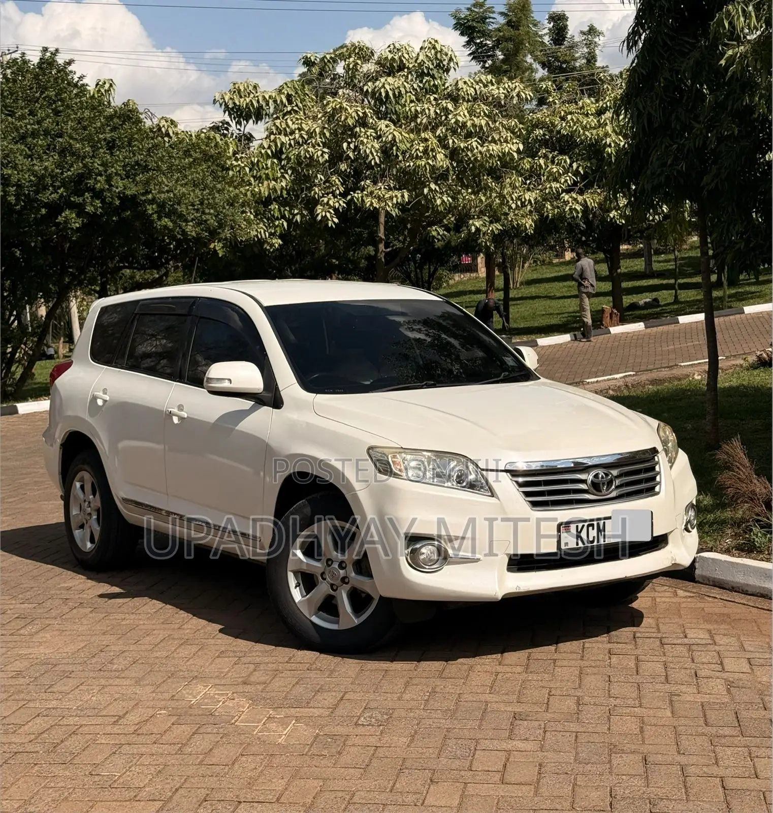 Toyota Vanguard 2010 White