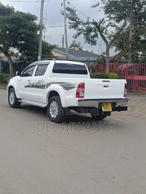 Toyota Hilux 2016 White