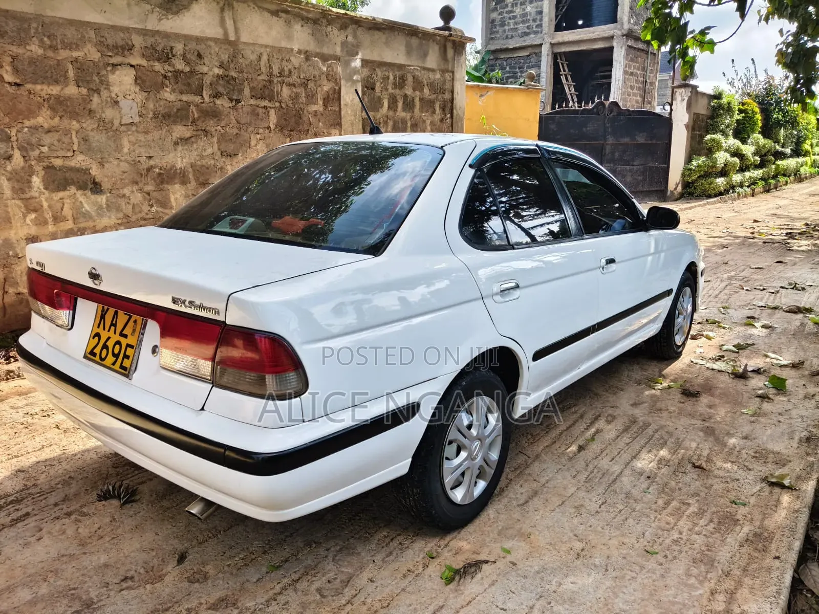 Nissan Sunny 2001 White