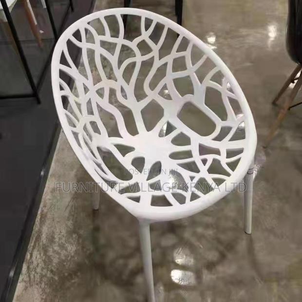Modern Home Dining Plastic Chair. - thumbnail 2