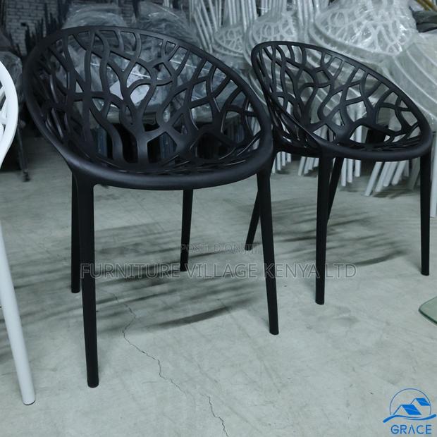 Modern Home Dining Plastic Chair. - thumbnail 6