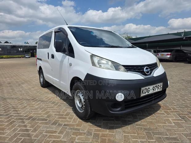 Nissan NV200 2015 White - thumbnail 3