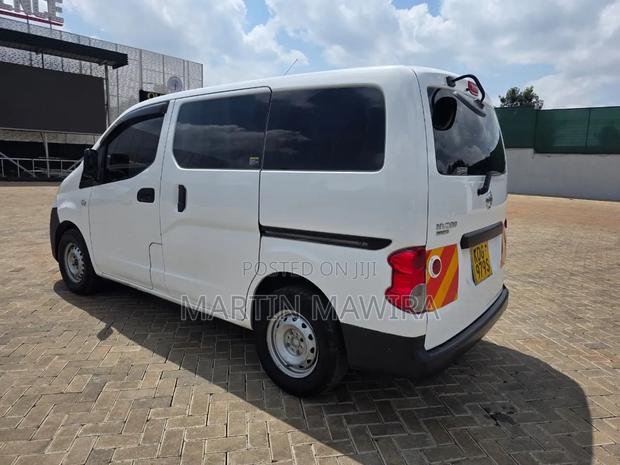 Nissan NV200 2015 White - thumbnail 2