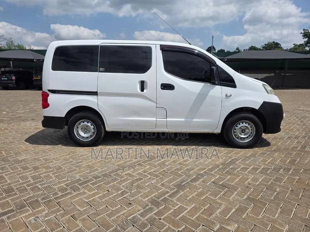 Nissan NV200 2015 White - thumbnail 8