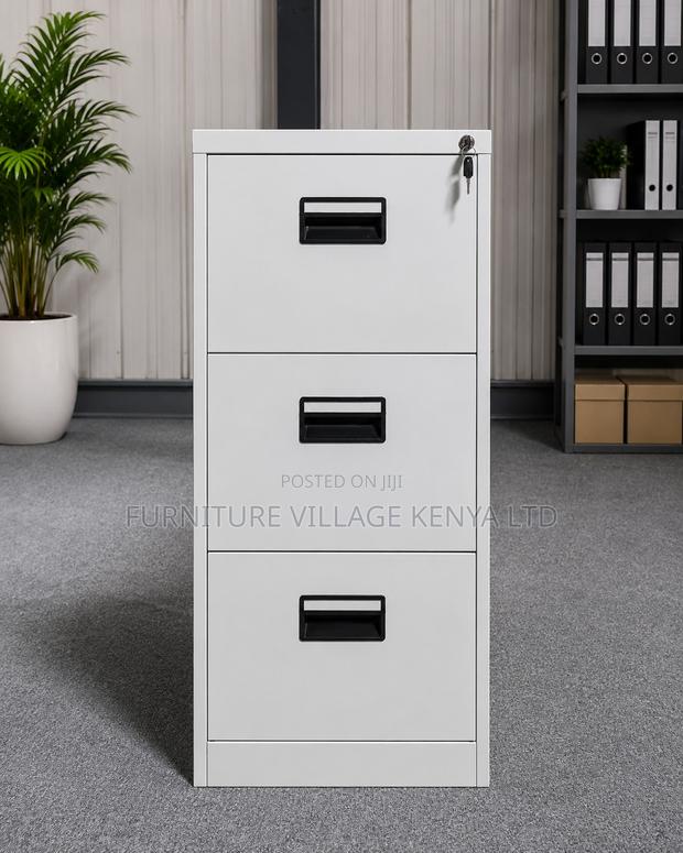 Filing Cabinet 3 Drawer - thumbnail 9