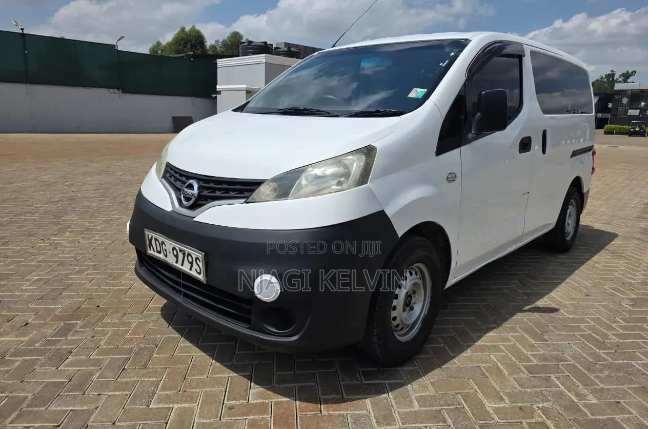 Nissan NV200 2015