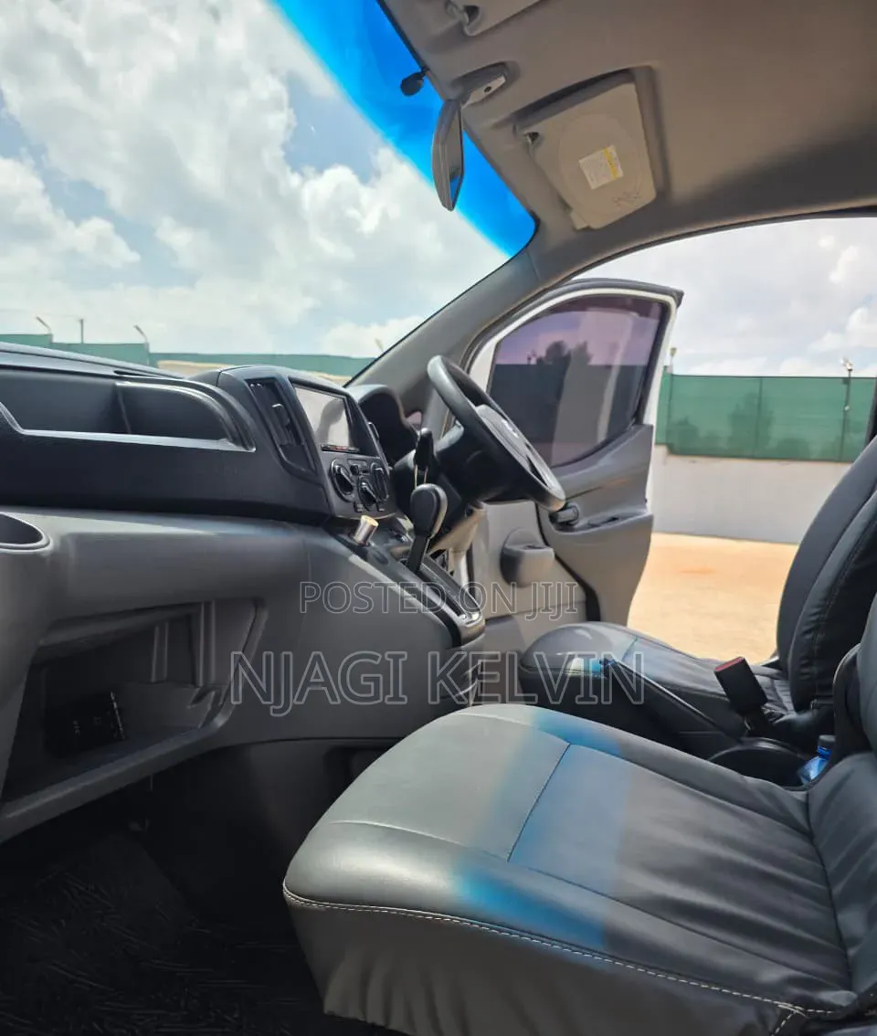 Nissan NV200 2015
