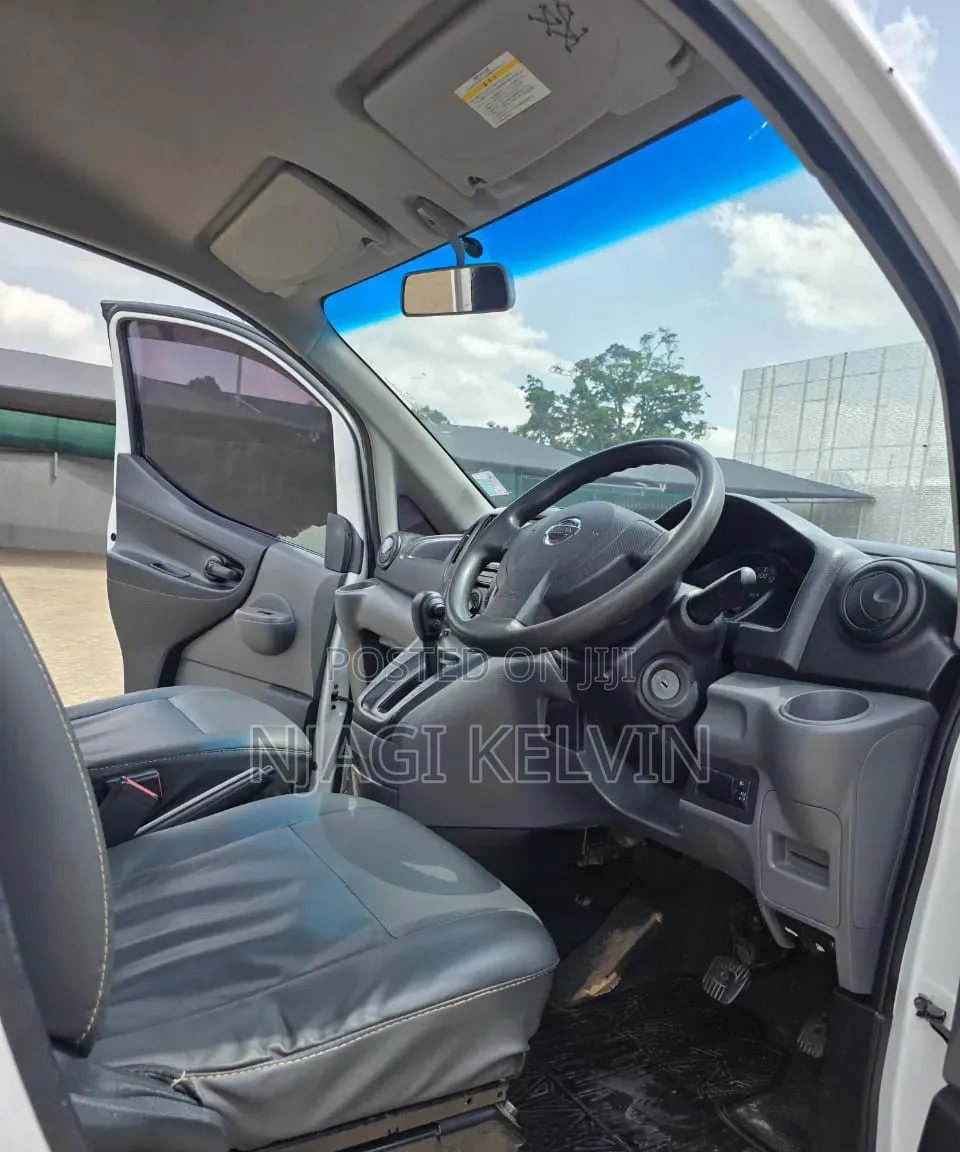 Nissan NV200 2015
