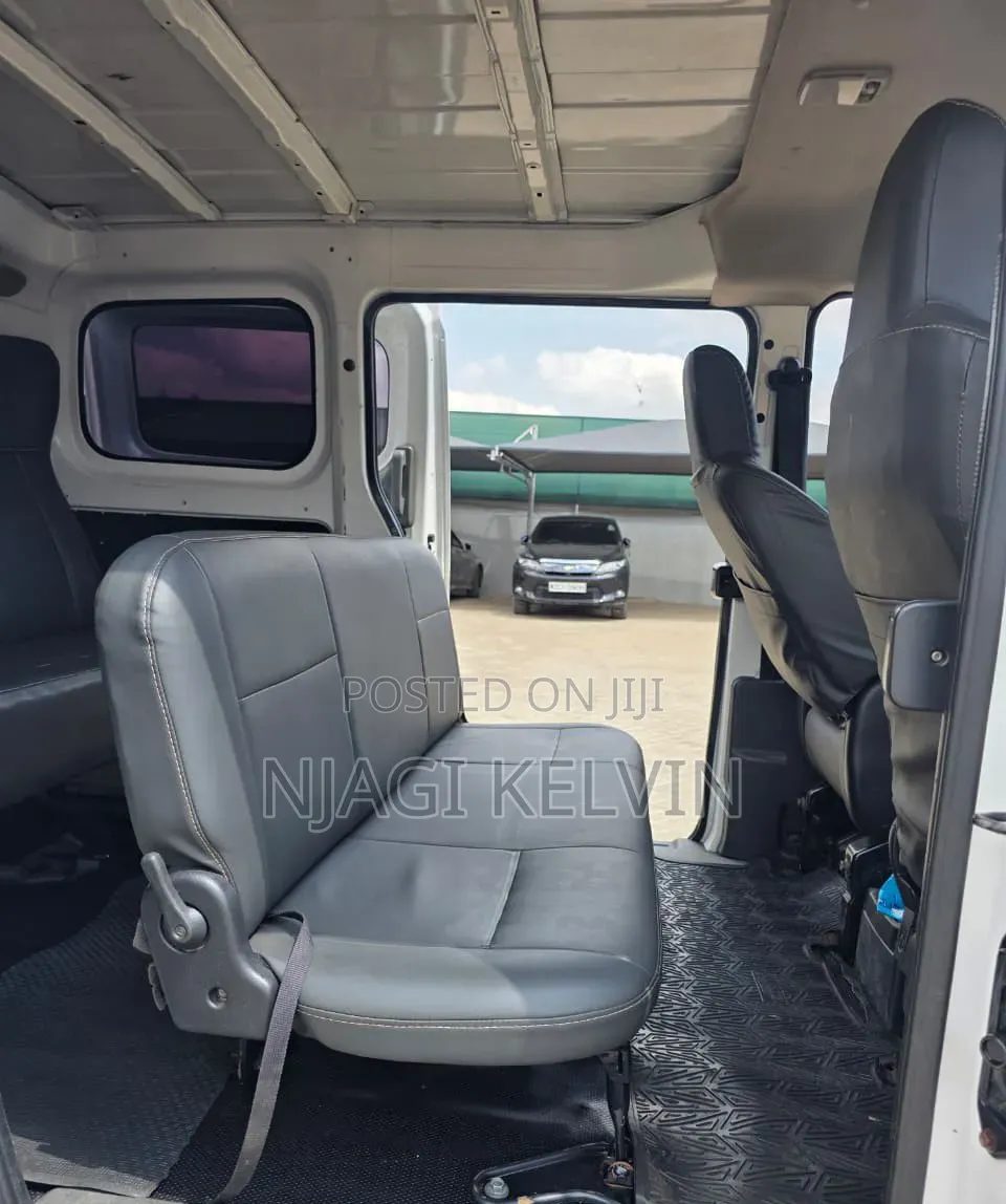 Nissan NV200 2015