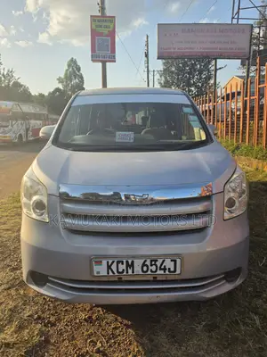 Toyota Noah 2010 Blue