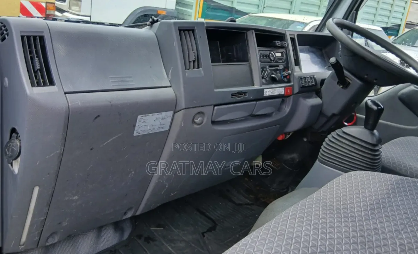 Isuzu Elf 2019 Silver