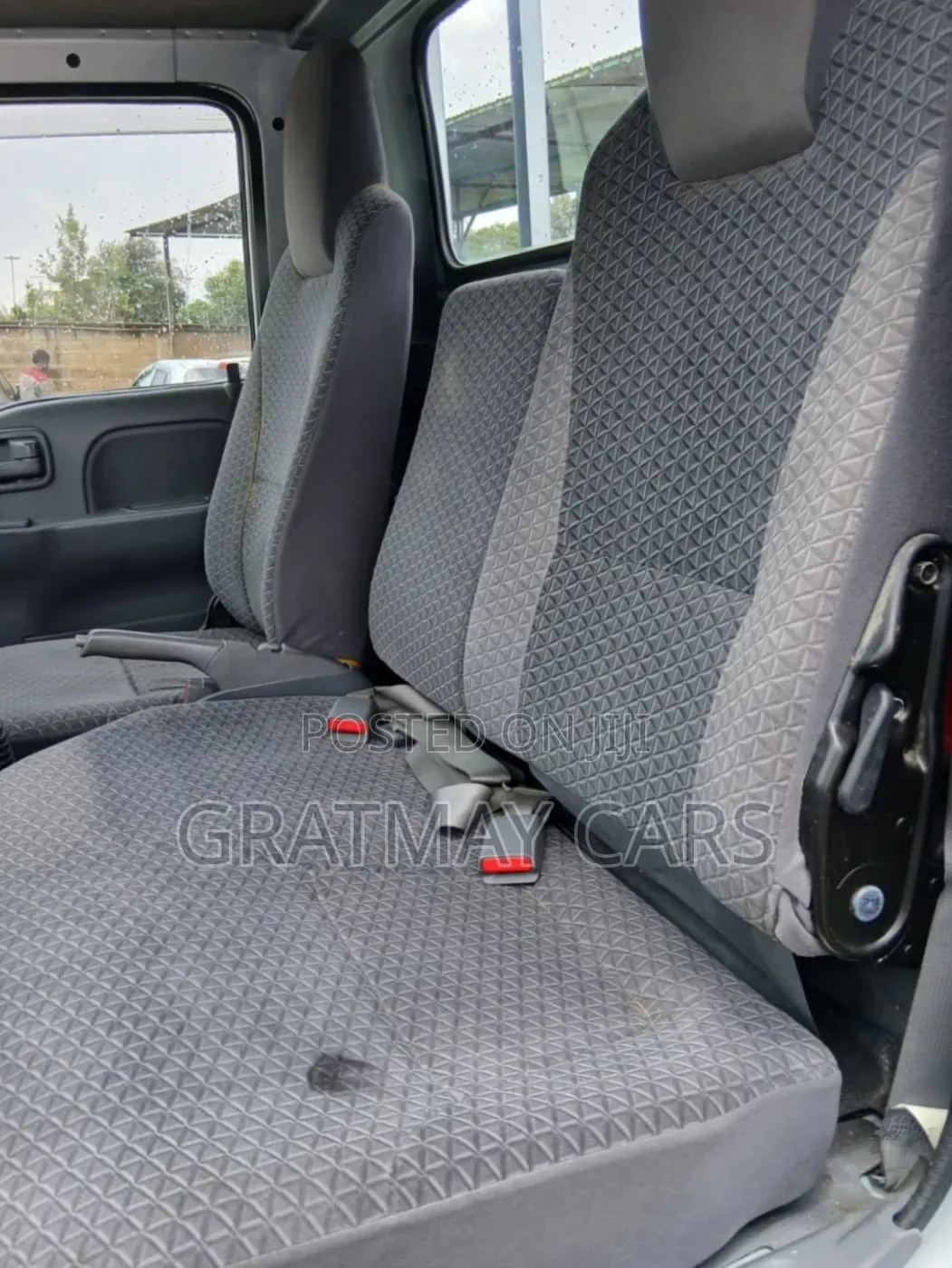 Isuzu Elf 2019 Silver