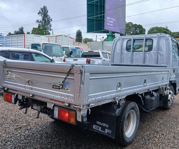 Isuzu Elf 2019 Silver - thumbnail 2