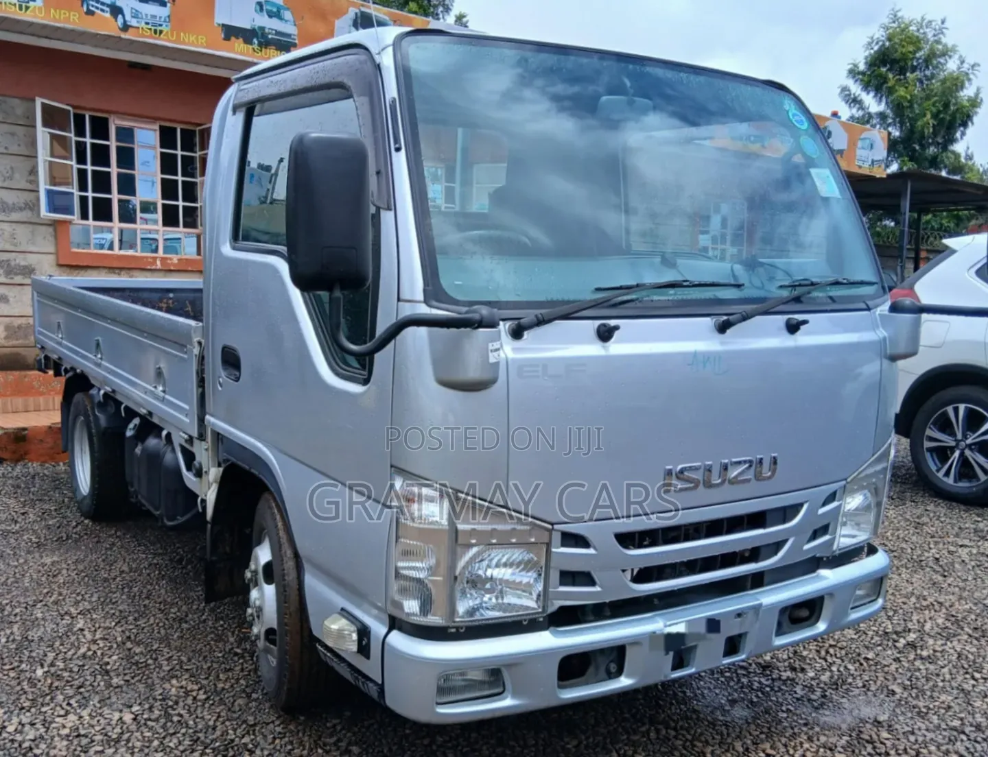 Isuzu Elf 2019 Silver